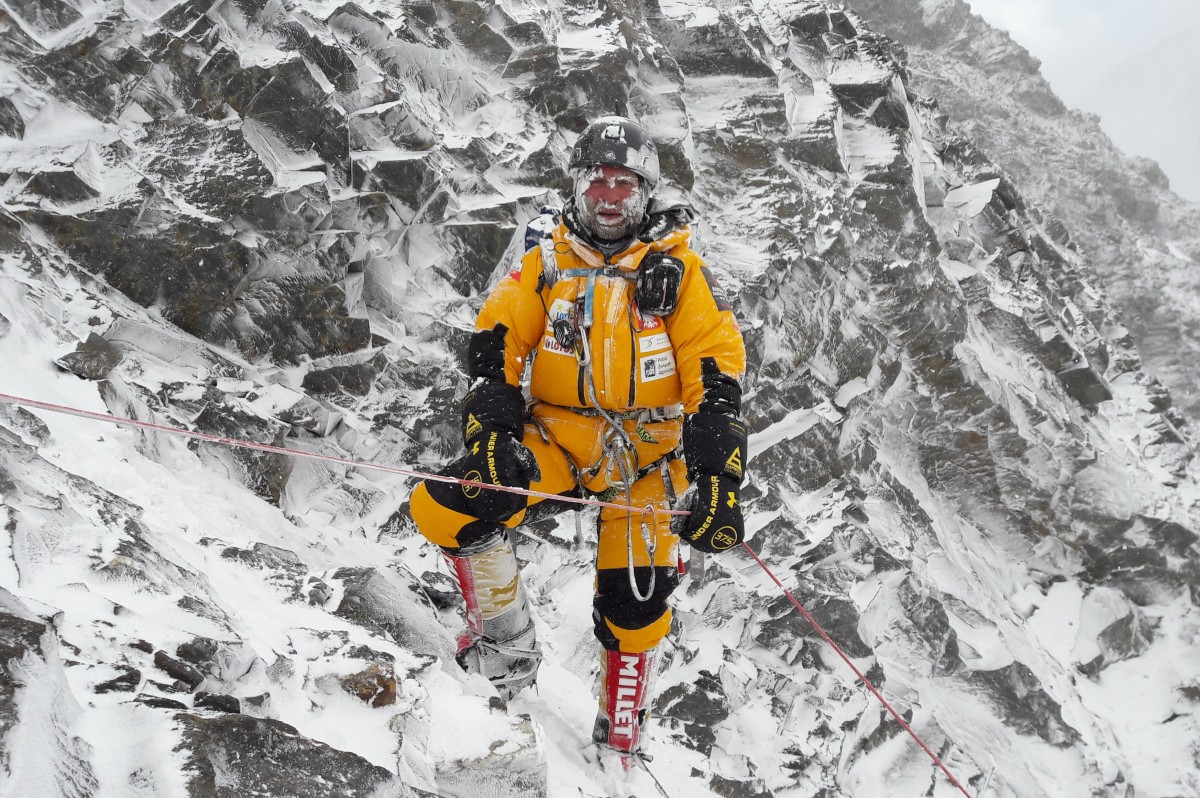 Rafał Fronia Człowiek kontra lawina K2 zimą